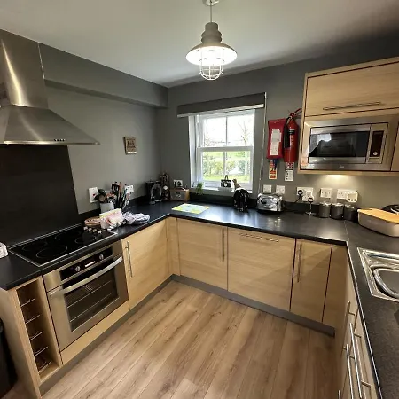 Seascape - Part Of The The Bay Village With Pool, Gym And Direct Access, Pub, Restaurant, Tennis And Meadows Walks *