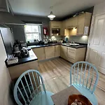 Seascape - Part Of The The Bay Village With Pool, Gym And Direct Access, Pub, Restaurant, Tennis And Meadows Walks Filey