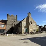 Seascape - Part Of The The Bay Village With Pool, Gym And Direct Access, Pub, Restaurant, Tennis And Meadows Walks *