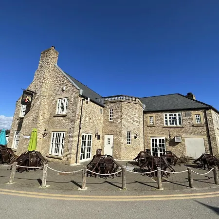 Seascape - Part Of The The Bay Village With Pool, Gym And Direct Access, Pub, Restaurant, Tennis And Meadows Walks *