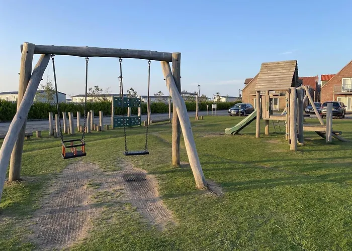 Seascape - Part Of The The Bay Village With Pool, Gym And Direct Access, Pub, Restaurant, Tennis And Meadows Walks * Filey