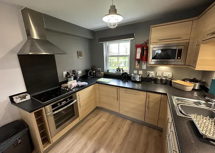 Seascape - Part Of The The Bay Village With Pool, Gym And Direct Access, Pub, Restaurant, Tennis And Meadows Walks *