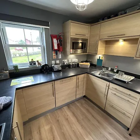 Seascape - Part Of The The Bay Village With Pool, Gym And Direct Access, Pub, Restaurant, Tennis And Meadows Walks