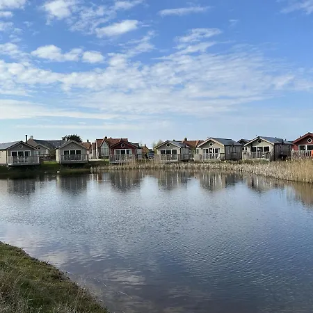Seascape - Part Of The The Bay Village With Pool, Gym And Direct Access, Pub, Restaurant, Tennis And Meadows Walks *